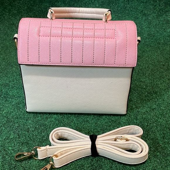 Adorable House Purse - Picture 5 of 10